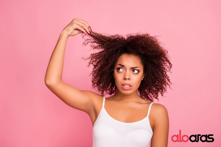 راه های درمان خشکی مو ( علت خشکی مو چیست و چه علائمی دارد؟ )